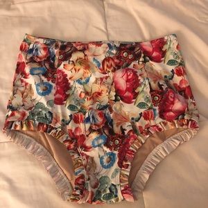 Kortni Jeane All ruffled up bottoms